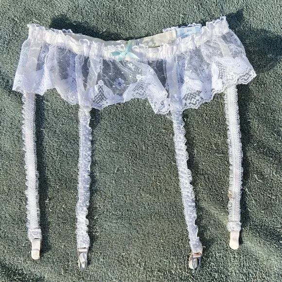 Vintage Union Made Garter Belt Lingerie Pinup OS White Floral Lace Delicate Sexy - Picture 2 of 10